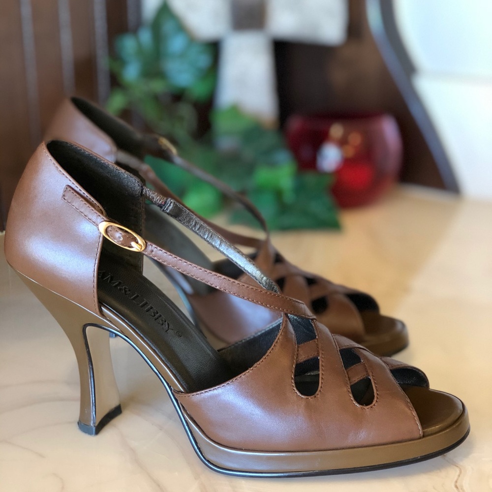 Shoes - Picture 3 of 7